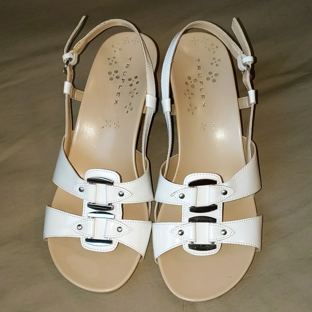 EUC Patent Slingback Wedges